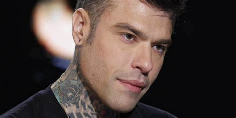 fedez ceo di versace|Fedez a sorpresa: “Sono il nuovo Ceo di Versace”. Ma in realtà.